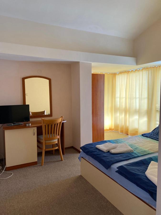 Family Neptun -